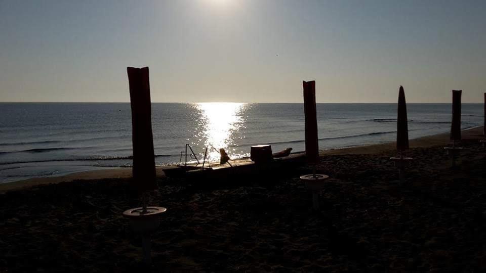 Hotel Baywatch à Margherita Di Savoia Extérieur photo