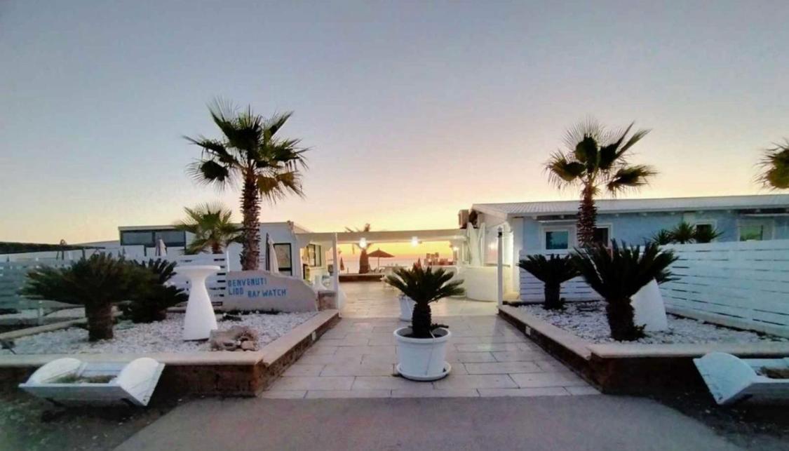 Hotel Baywatch à Margherita Di Savoia Extérieur photo